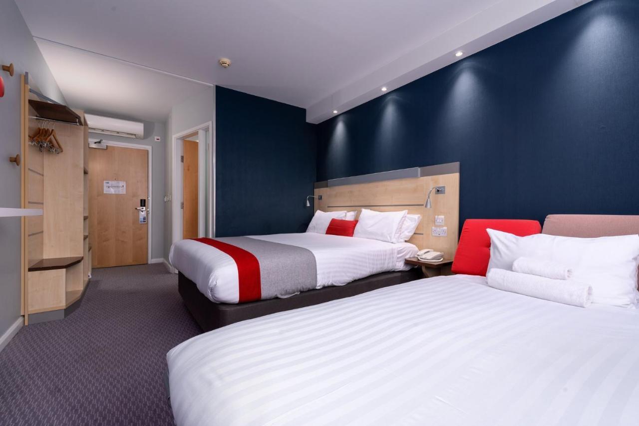 Holiday Inn Express Burnley M65 Jct 10, An Ihg Hotel Екстериор снимка